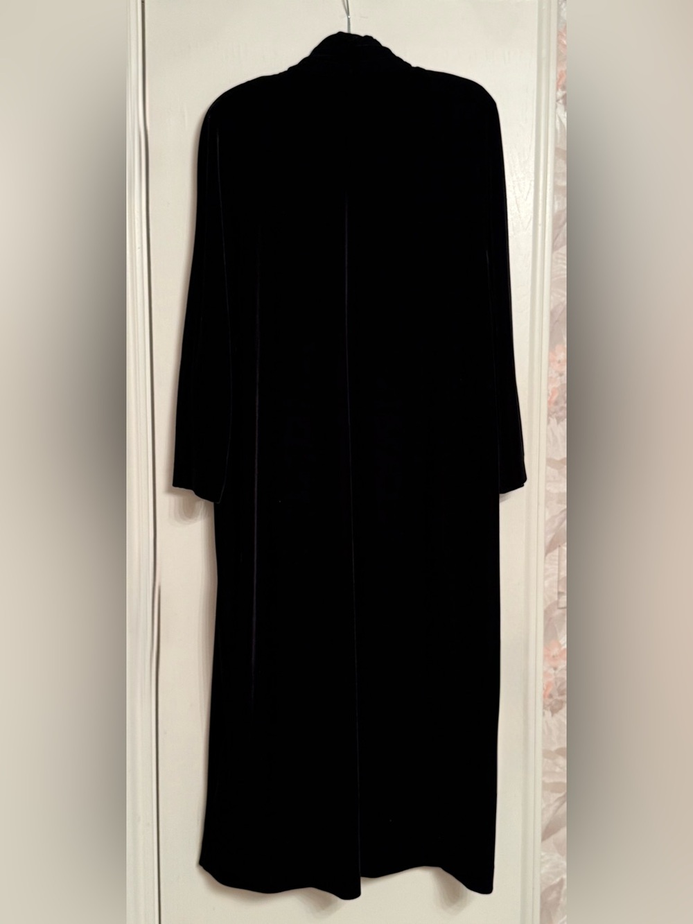 JS Collections Black Velvet Long Robe - Picture 2 of 3